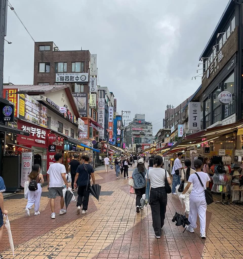 Hongdae & Yeonnam-dong: Cafés, Indie Culture & Nightlife